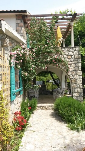 Lake House Oasis, Dodoši, lac de Skadar