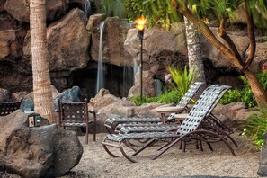 Property grounds - Exclusive Gated Paradise Ho'olei Villa and Private Elevator w/ Resort Amenities! (Kihei)