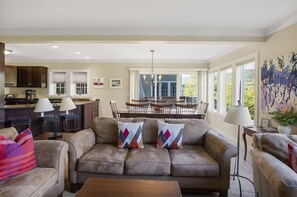 Smart TV, fireplace, DVD player, table tennis
