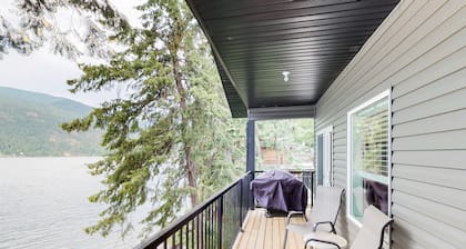 Haus am See mit ruhiger Lage, schöne Aussicht, Privatstrand & Dock!