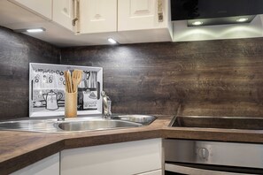 Fridge, oven, dishwasher