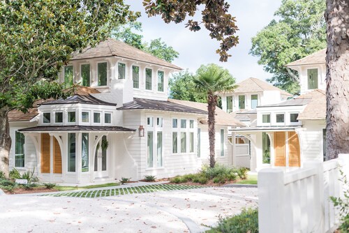 Elegant Cottage on the Bluff Downtown Fairhope (B)