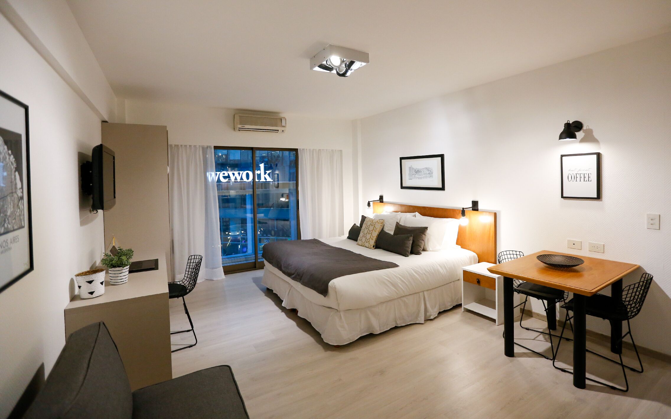 1 habitación, tabla de planchar con plancha, wifi y ropa de cama 