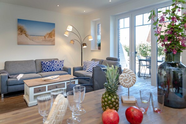 Unclassified image, 1 of 29, button