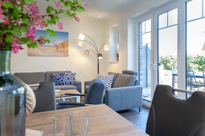 Unclassified image, 2 of 29, button