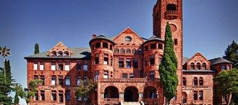 Cozy Vintage Rustic Rose Cottage w 3 private Bedroom’s