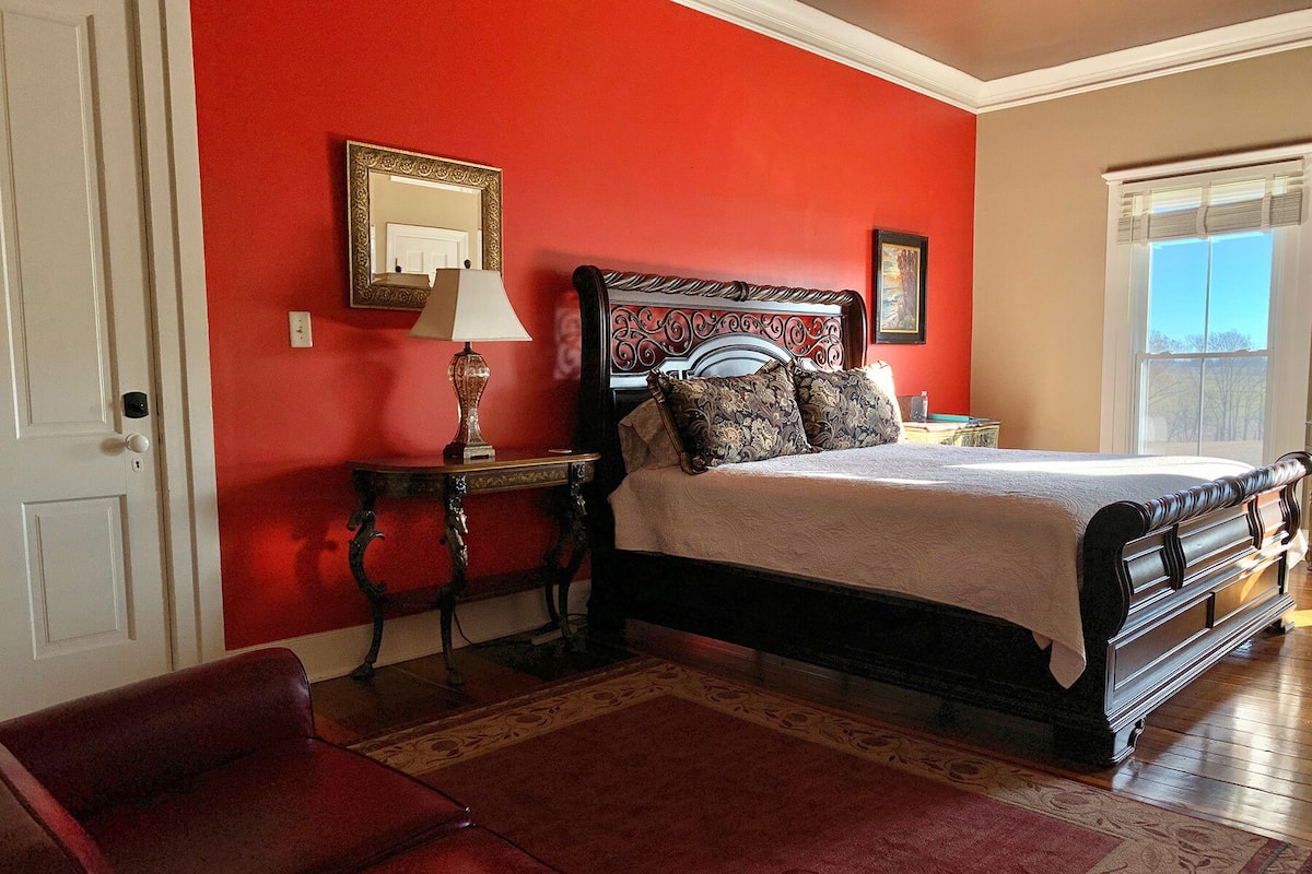 Single Room (Tiger Lily) | Egyptian cotton sheets, premium bedding, individually decorated, desk