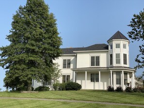 Front of property - Wildflower Ranch Inn (Springfield)