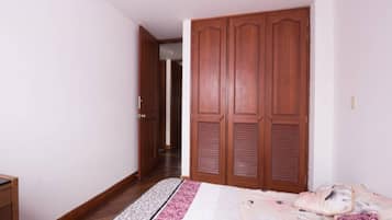 Double Room, 1 Double Bed, Shared Bathroom | Individually furnished, desk, laptop workspace, free WiFi