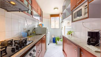 Refrigerador, horno, parrilla de estufa y lavavajillas