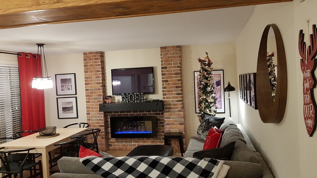 *Nice & Cozy *Tremblant Pedestrian Village*ski In / Ski Out*wifi*parking - Quebec