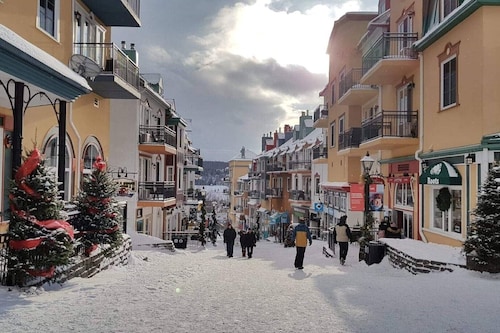 *NICE & COZY *TREMBLANT PEDESTRIAN  VILLAGE*SKI IN / SKI OUT*WIFI*PARKING