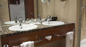 Unclassified image, 3 of 21, button - Standard Double Room - Dorint Hotel am Dom Erfurt (Erfurt)