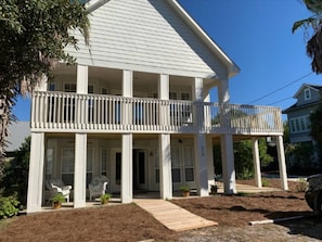 Exterior - A Block Away Bliss: Steps from Seaside & Sand! (Santa Rosa Beach)