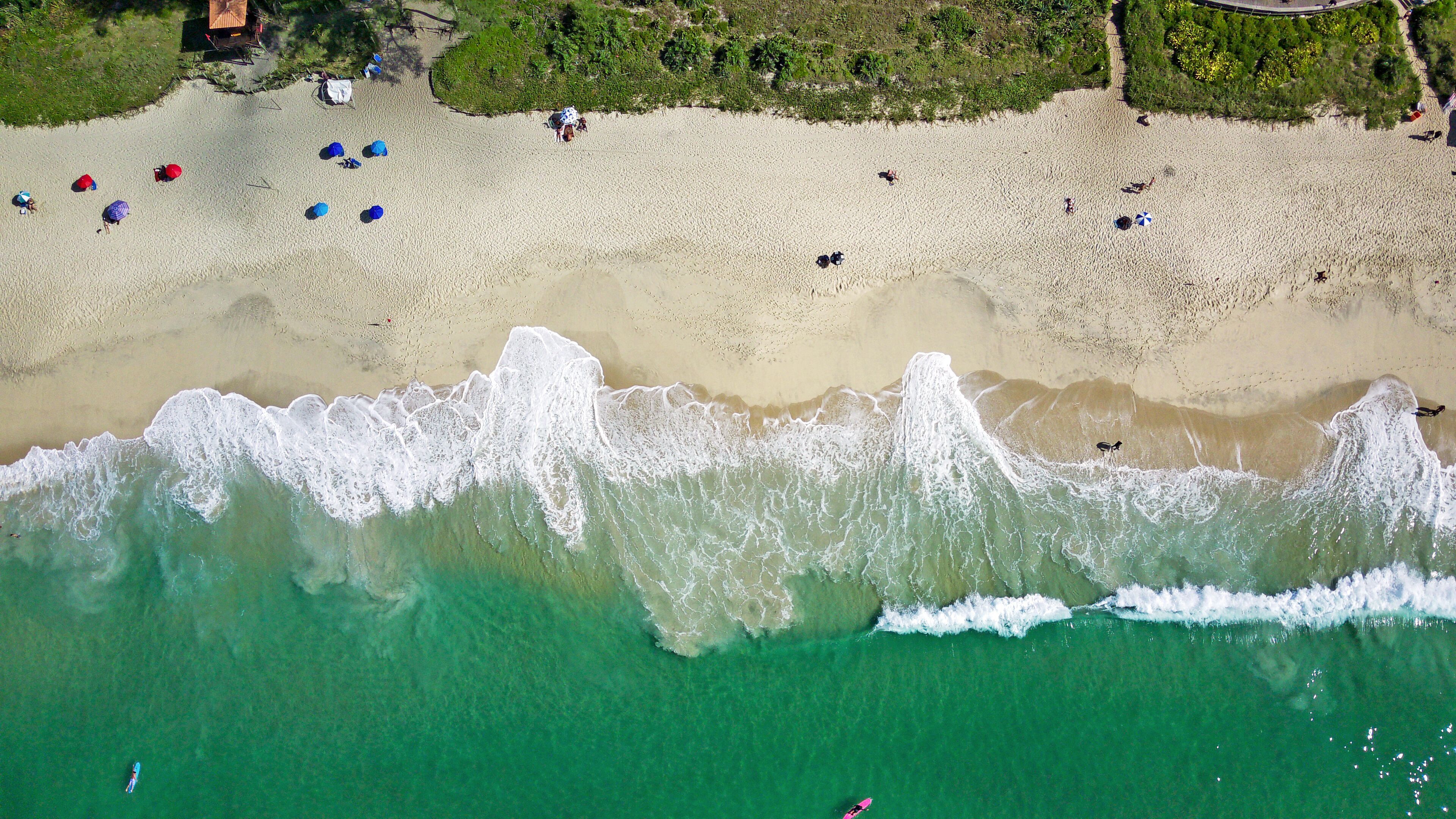Beach nearby, white sand, beach yoga, beach volleyball