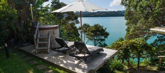 'KIWI LODGE' - a beautiful, secluded rustic cabin