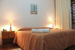 In-room safe, iron/ironing board, bed sheets