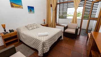 シングルルーム シングルベッド 1 台 | 2 室のベッドルーム、セーフティボックス (室内)、アイロン / アイロン台、ベッドシーツ