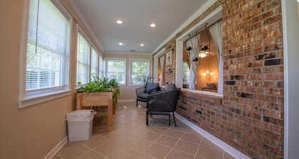 Lovely home 1 block from the beach and downtown!