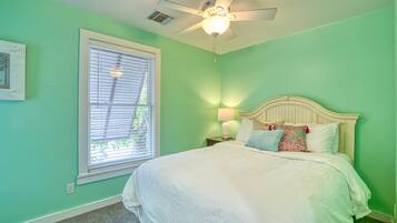 2 bedrooms, iron/ironing board, free WiFi, bed sheets