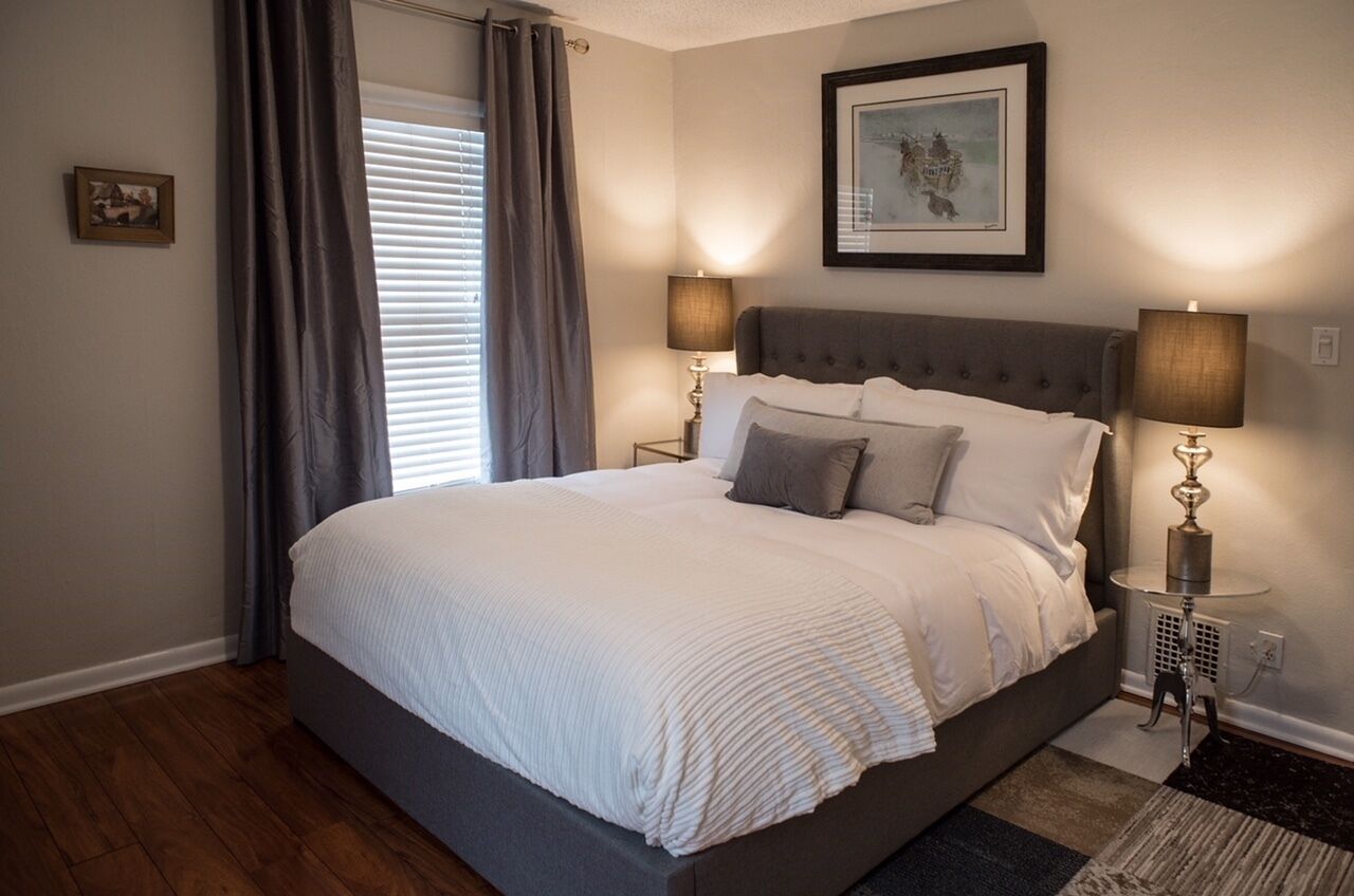 2 bedrooms, desk, iron/ironing board, WiFi