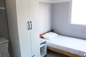 Ropa de cama de alta calidad, cubrecamas y escritorio 