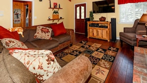 Interior - Lazy Bear Lodge-1235 by Big Bear Vacations (Big Bear Lake)