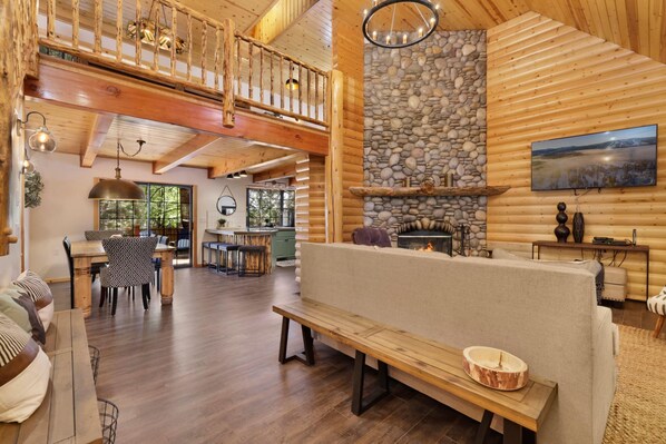 House, 3 Bedrooms | Living room