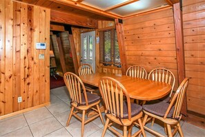 Chalet, 3 Bedrooms | Private kitchen | Fridge, microwave, stovetop, dishwasher - Summit Paradise-845 by Big Bear Vacations (Big Bear Lake)