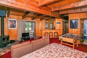Chalet, 3 Bedrooms | 3 bedrooms, individually decorated, individually furnished, bed sheets