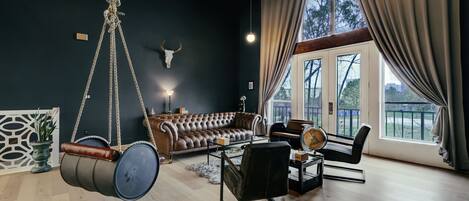 Smart TV, video library, stereo, offices