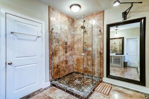 Combined shower/tub, jetted tub, hair dryer, towels - Designer Loft with indoor swing (Houston)