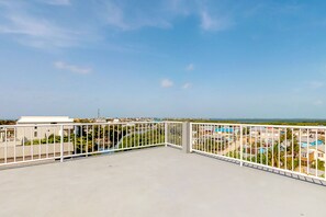Property grounds - Apartment steps from the beach w/ amazing rooftop view - walk to town (San Pedro)