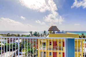 Property grounds - Apartment steps from the beach w/ amazing rooftop view - walk to town (San Pedro)