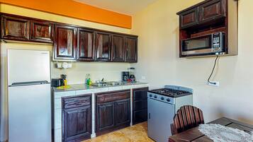 冰箱、微波炉、炉灶、茶具/咖啡用具