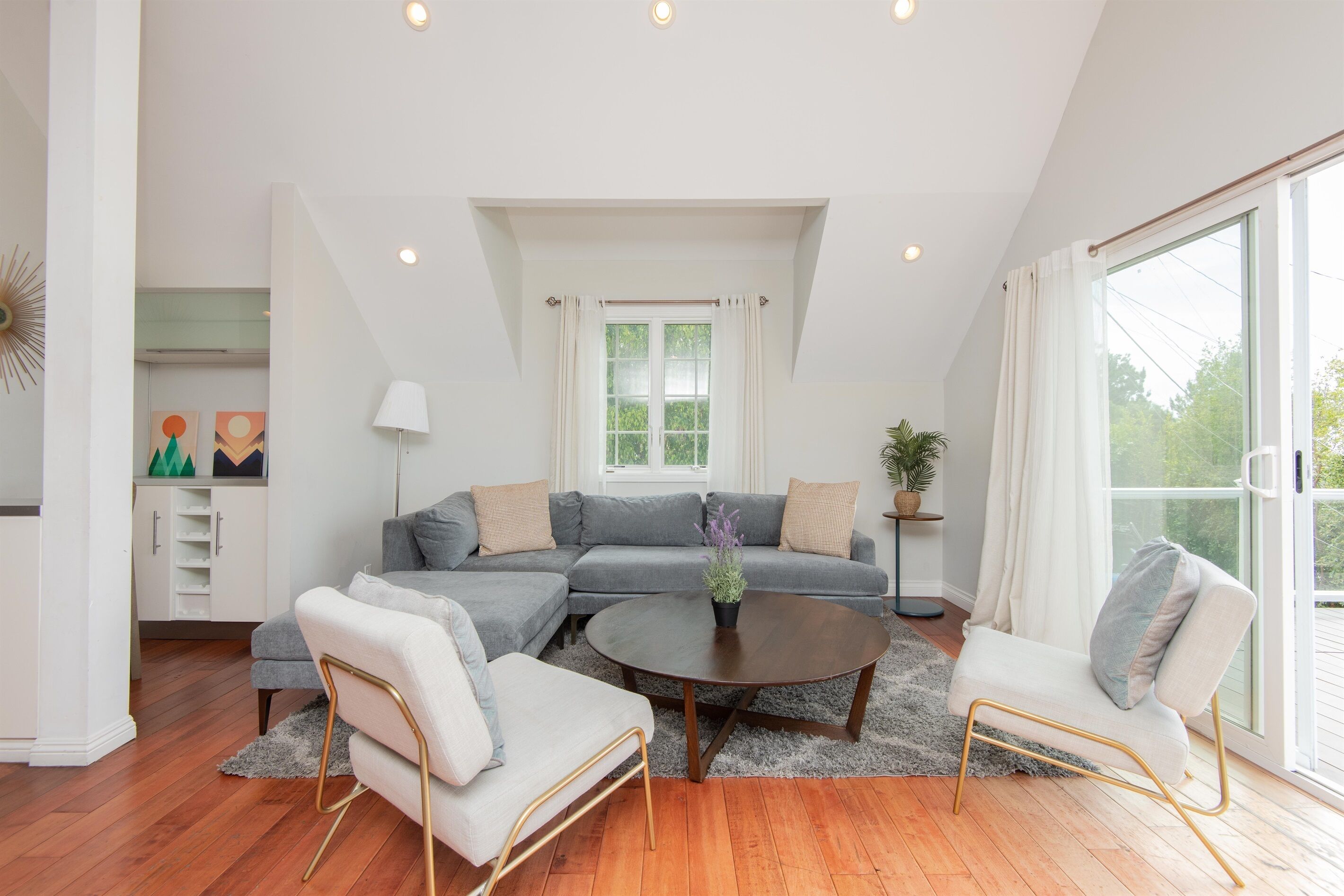 Dreamy Malibu, 5 bed Home with Ocean & Mountain Views!