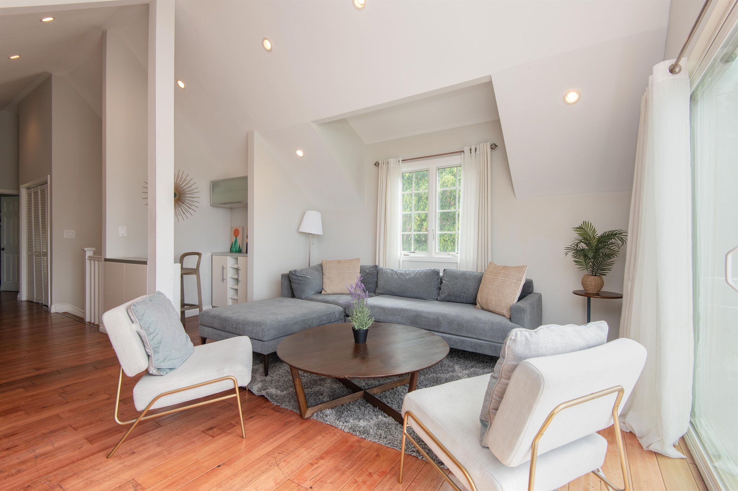 Dreamy Malibu, 5 bed Home with Ocean & Mountain Views!