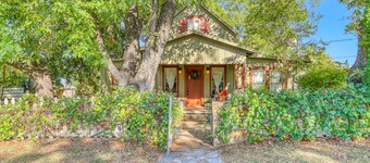 緑豊かなパティオ付きの歴史的で家族向けの農家-ワイナリーの近く 