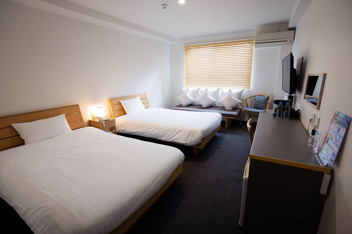 雙床房, 非吸煙房 (Large Single Bed x 2) | 書桌、免費無線上網、床單