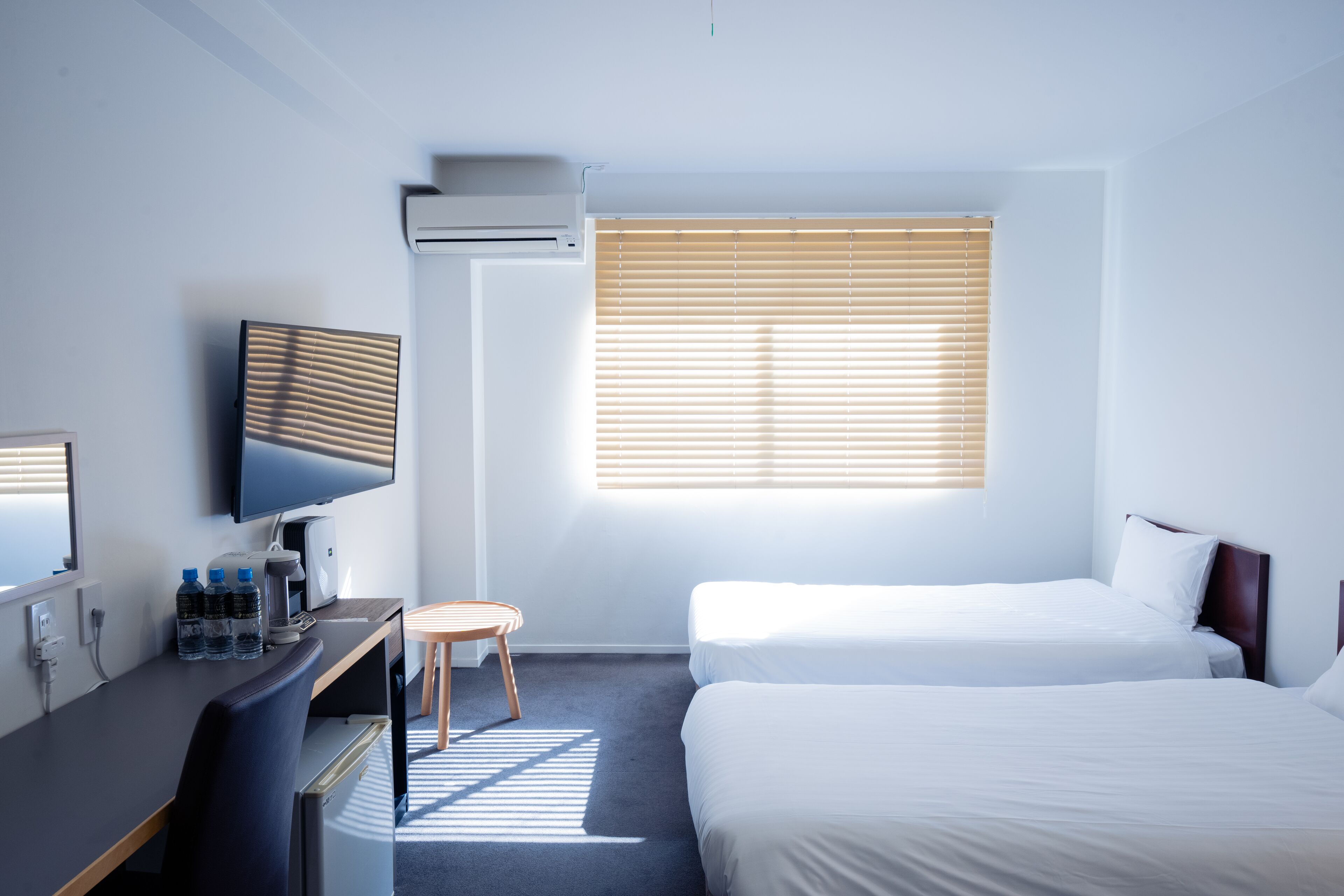 triple room, non smoking | 1 bedroom, desk, free wifi, bed sheets