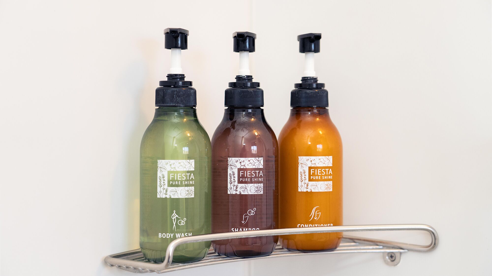 combined shower/bathtub, free toiletries, hair dryer, slippers