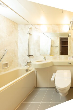Habitación doble, fumadores | Baño | Bañera, artículos de higiene personal gratuitos y secador de pelo