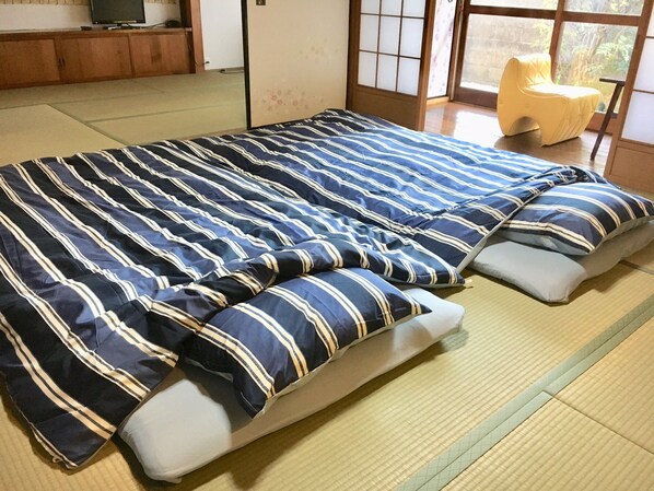 3 bedrooms, iron/ironing board, free WiFi, bed sheets - Rikyuan Sen (Izumisano)