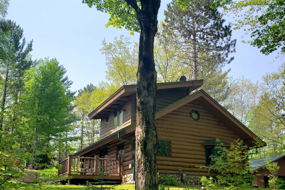 Log cabin retreat in the Summit Lake area