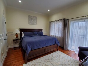 4 habitaciones, escritorio, tabla de planchar con plancha y wifi gratis