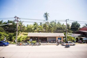 Exterior - At Hostel Phangan (Ko Pha-ngan)