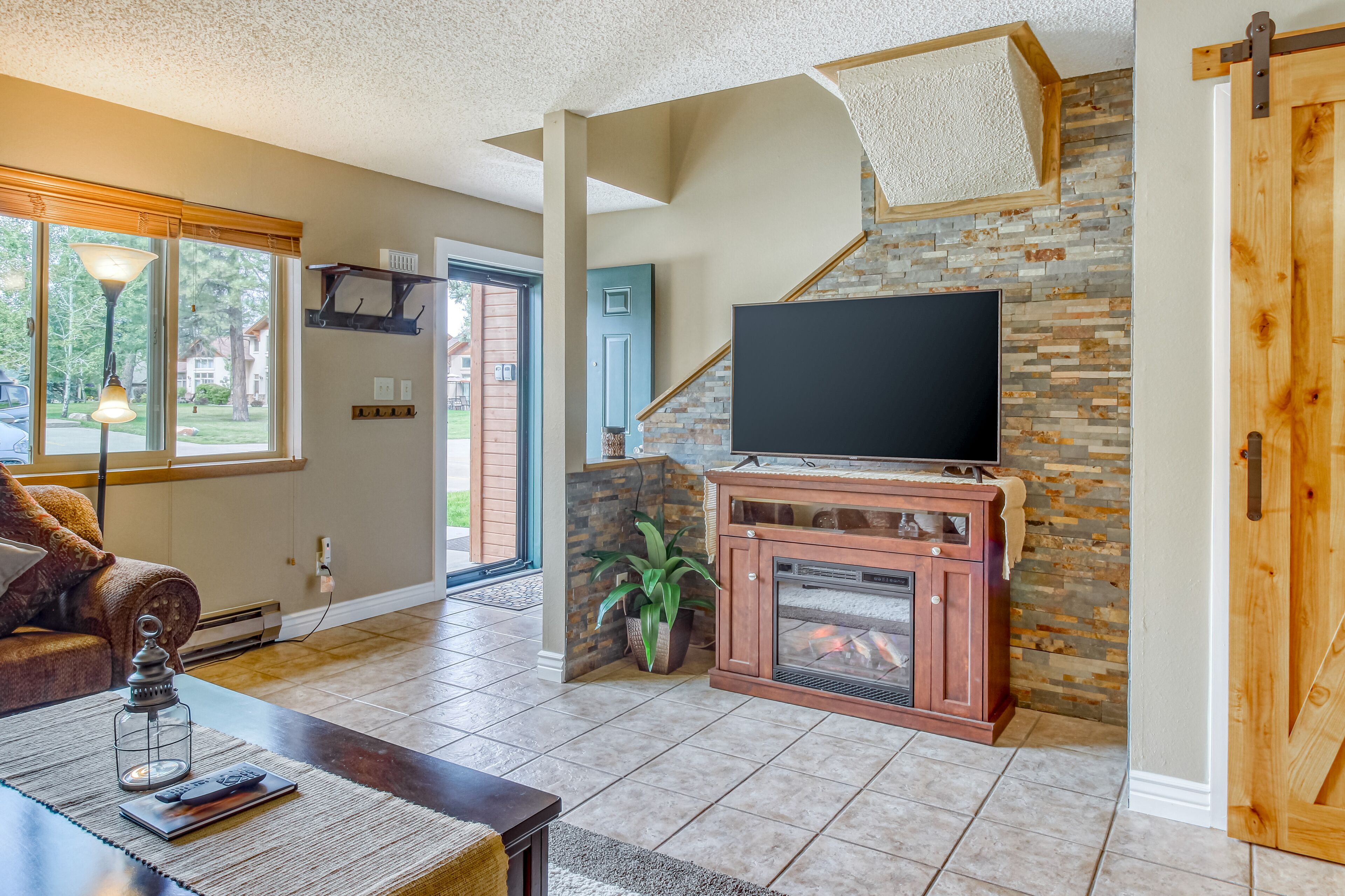 Cozy Condo w/Free WiFi, Private Gas Grill, Patio, Washer/Dryer - Walk to Town!