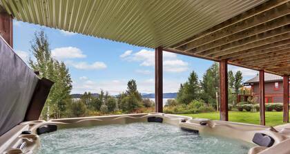 Luxurious Lakefront Home with Private Hot Tub, Dock, Beach Deck, Fire Ring