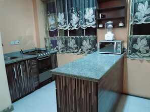 Family Chalet, 4 Bedrooms | Private kitchen