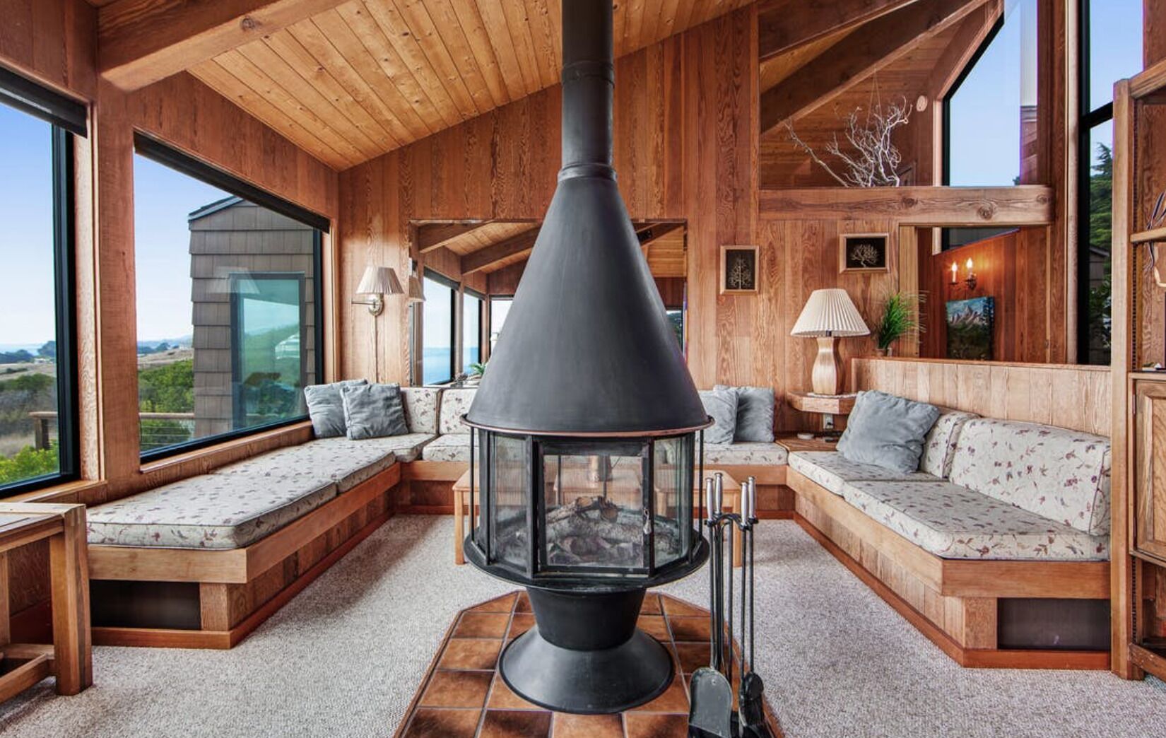 Spacious Sea Ranch Home With Great Ocean Views